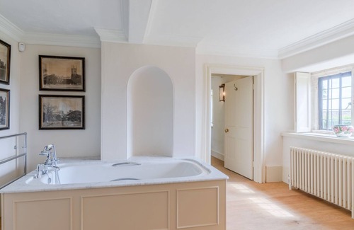 Badminton House | Swangrove House, Badminton - sleeps 5 guests in 3 bedrooms