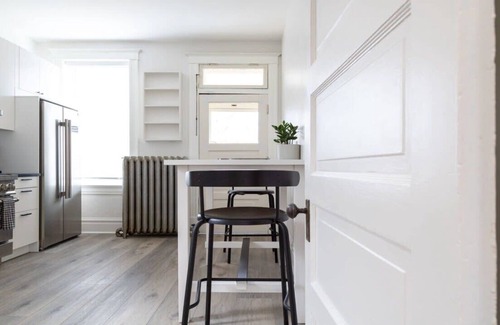 Shaw Apartment | Swanky Shaw 2BR w/Office/ABODEbucks
