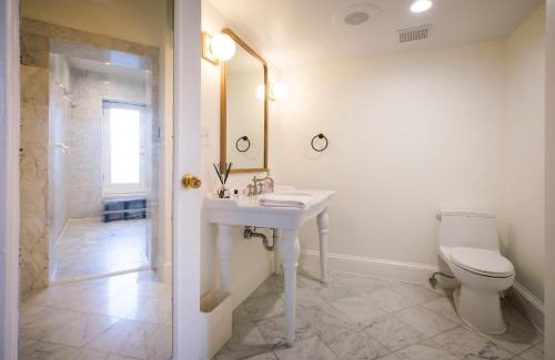 Dupont Circle Bed & Breakfast | Swann House
