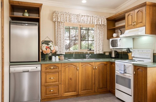 Swansea Hotel | Swansea Cottages & Lodge Suites