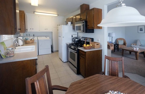 Mira Costa House | Sweet 2 Bedroom Cottage 10 minutes from the beach