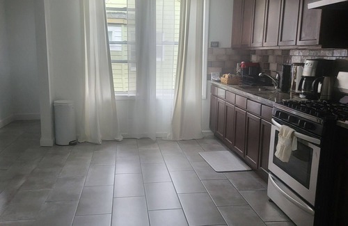 Weequahic Apartment | Sweet Escape ~ 4 BR Modern Luxury Near NYC & EWR