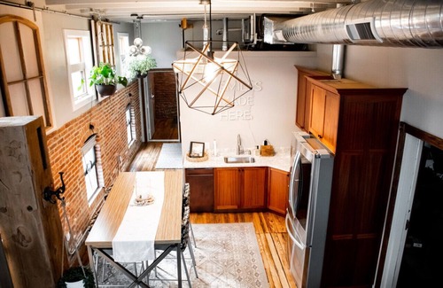 Lancaster Apartment | Sweet Lancaster Suite