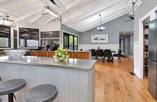 Ellalong House | Sweet Leaf Heavenly Hideaway Family Retreat