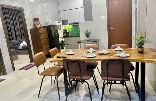 Tan Phu District Apartment | Sweet Luxyry Shophouse/Pool/5Beds/9 People/NearAirport