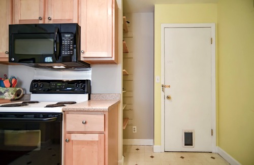 Midtown - Westport House | SWEET! near Downtown PWR & LIGHT Westport KUMC