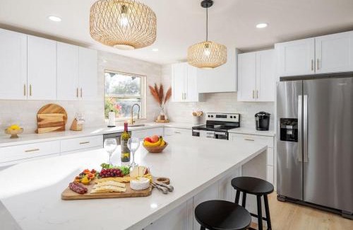 Cox Heights House | Sweet Serenity-Private Pool-8 Mins to Old Town