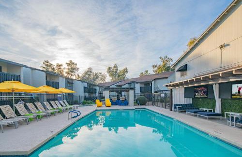 Paradise Valley Village Apartment | Swim & Trail Escape -King Bed-Self Check In C257