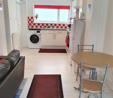 Swindon Apartment | Swindon Old Town Studio - EnterCloud9SA