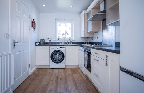 Llanelli House | Swn Y Mor - 4 Bedroom Holiday Home - Llanelli