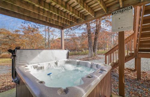 Albrightsville House | Sycamore Cove by AvantStay Hot Tub Game Rooms