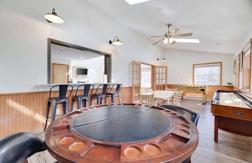 Albrightsville House | Sycamore Cove by AvantStay | Hot Tub, Game Rooms, Close to Local Skiing!