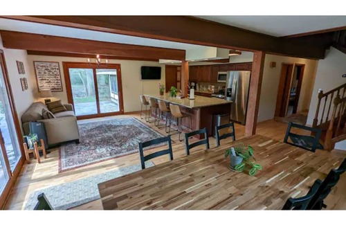 Delaware House | Sycamore House- Chalet on the Olentangy River