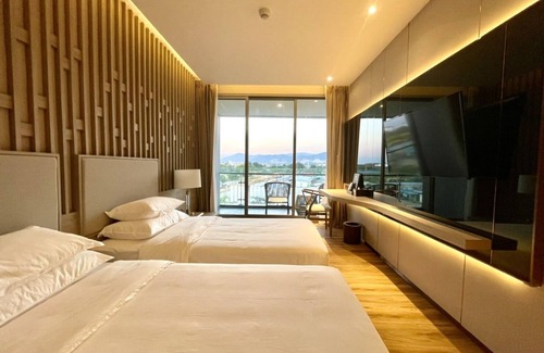 Saen Suk Hotel | Symphony of The Sea