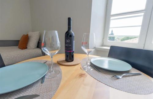 Ruoms Apartment | Syrah