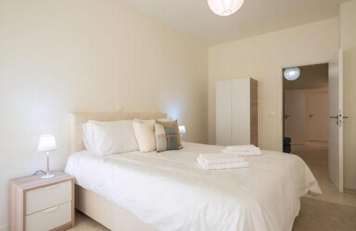 Kypseli Apartment | Syrou Weiß