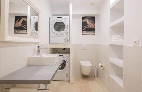 Kypseli Apartment | Syrou Weiß