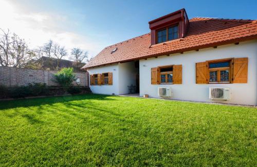 Horvatzsidany House | Szépapám háza