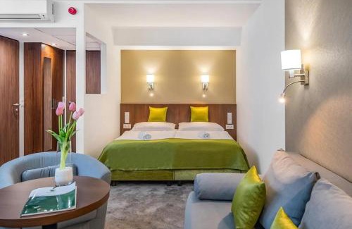 Zirc Hotel | Szarvaskút Hotel