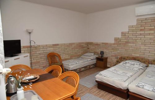 Tolna Bed & Breakfast | Szilvia Panzió