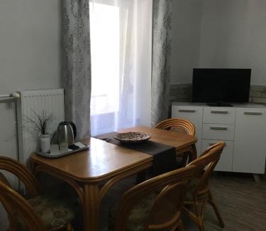 Tolna Bed & Breakfast | Szilvia Panzió