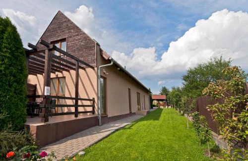 Bank Apartment | Tó apartmanházak