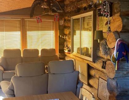 Karlsy House | Tømmerhytte med Badstue