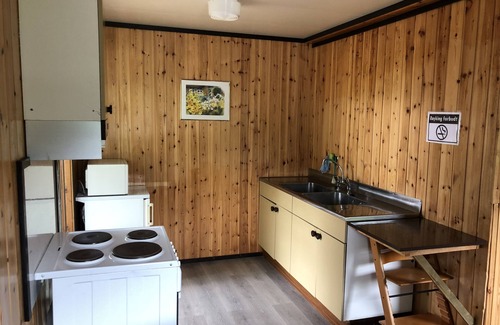 Hamaroy Cabin | Tømmerneset Camping