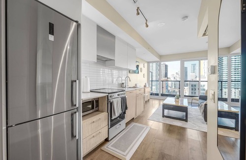 Garden District Condo | T Dot Views & Cozy 2BR Stay