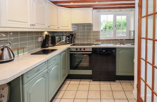 Langthwaite Cottage | T'OTHER END ARKLE TOWN HOUSE, pet friendly, with open fire in Reeth