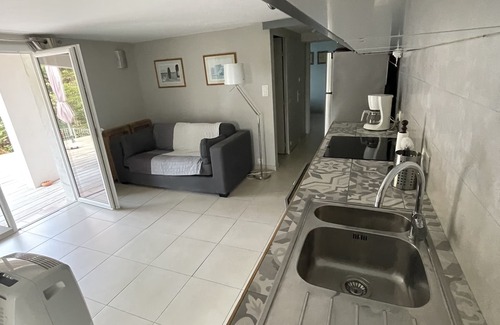 Bormes-Les-Mimosas House | T2 apartment on the ground floor, Le Pin district (Bormes-les-Mimosas)