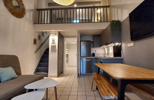 La Ciotat Apartment | T2 APARTMENT WITH TERRACE SEA VIEW, CLOSED GARAGE, CLOSE TO THE CALANQUES