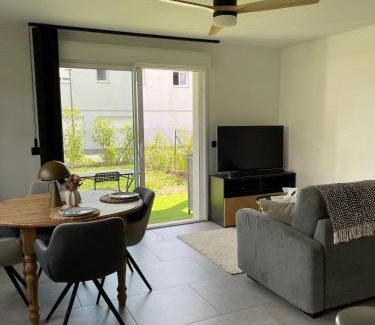 Belley Apartment | T2 cosy avec terrasse et jardin à Belley