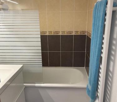 Lacanau-Ocean Apartment | T2 DIRECT PLAGE LACANAU OCEAN 2 PISCINES PARKING TERRASSE 9m2