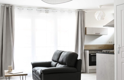 La Demi - Lune Apartment | T2 Meublé Avec Parking Tout Compris Coeur Tassin