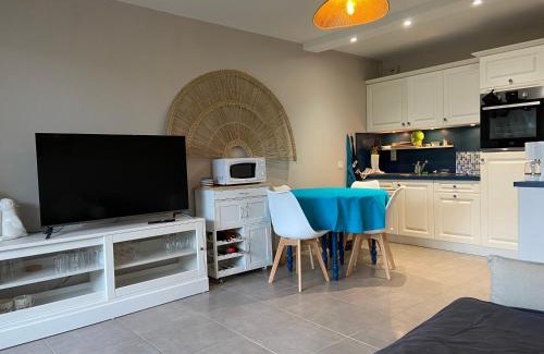 Guerande Apartment | T2 Rez de jardin piscine parking La Baule