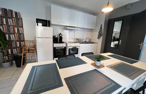 Carhaix-Plouguer Apartment | T3 50m2 Lumineux proche mairie - plein centre