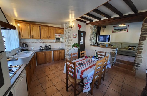 Saint-Pee-sur-Nivelle Apartment | T3 + Basque Coast terrace (furnished with tourism classified 3 *) sea and mountain