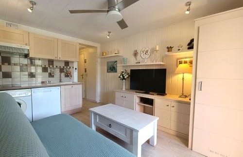 Six-Fours-les-Plages Apartment | T3 Piscine Plage Parking