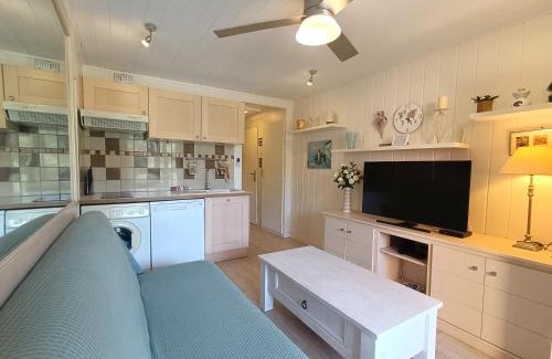 Six-Fours-les-Plages Apartment | T3 Piscine Plage Parking