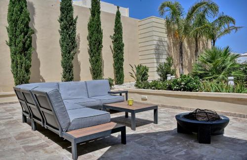 Ghajnsielem Villa | Ta Benna Villa