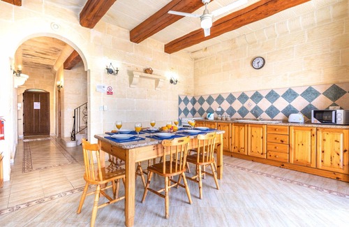 Marsalforn Villa | Ta Guljetta 4 Bedroom Villa With Private Pool