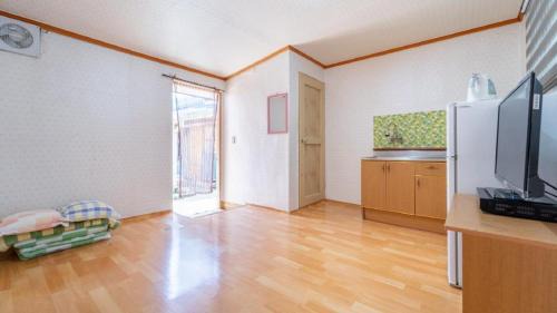 Kujanggul House | taean mammose pension