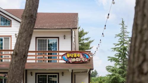 Mongdae House | Taean Mongsanpo and the Sea Pension