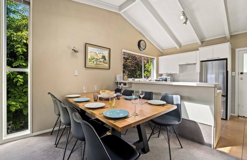 Wanaka House | Taha Wai - Wanaka Holiday Home