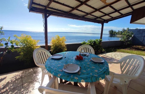 Arue House | TAHITI - Taharaa Beach Bungalow