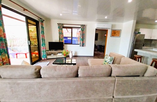 Pirae House | TAHITI - Vetea POOL Fare