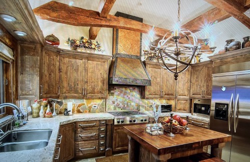 Truckee House | Tahoe Donner Get Away with hot tub