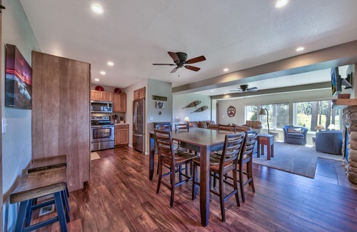Al Tahoe House | Tahoe Retreat on the Meadow-Ski Lease, Hot Tub, Views, Golf, A/C