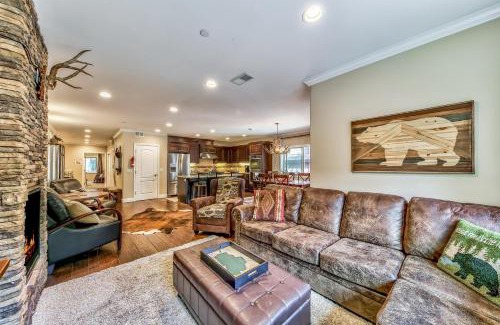 South Lake Tahoe Villa | Tahoe Woods 502 at Stateline Lake Heavenly Village